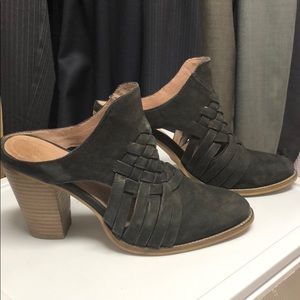 Seychelles black open back booties